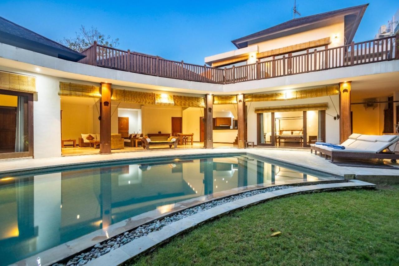 The Jovilla Canggu Exterior photo