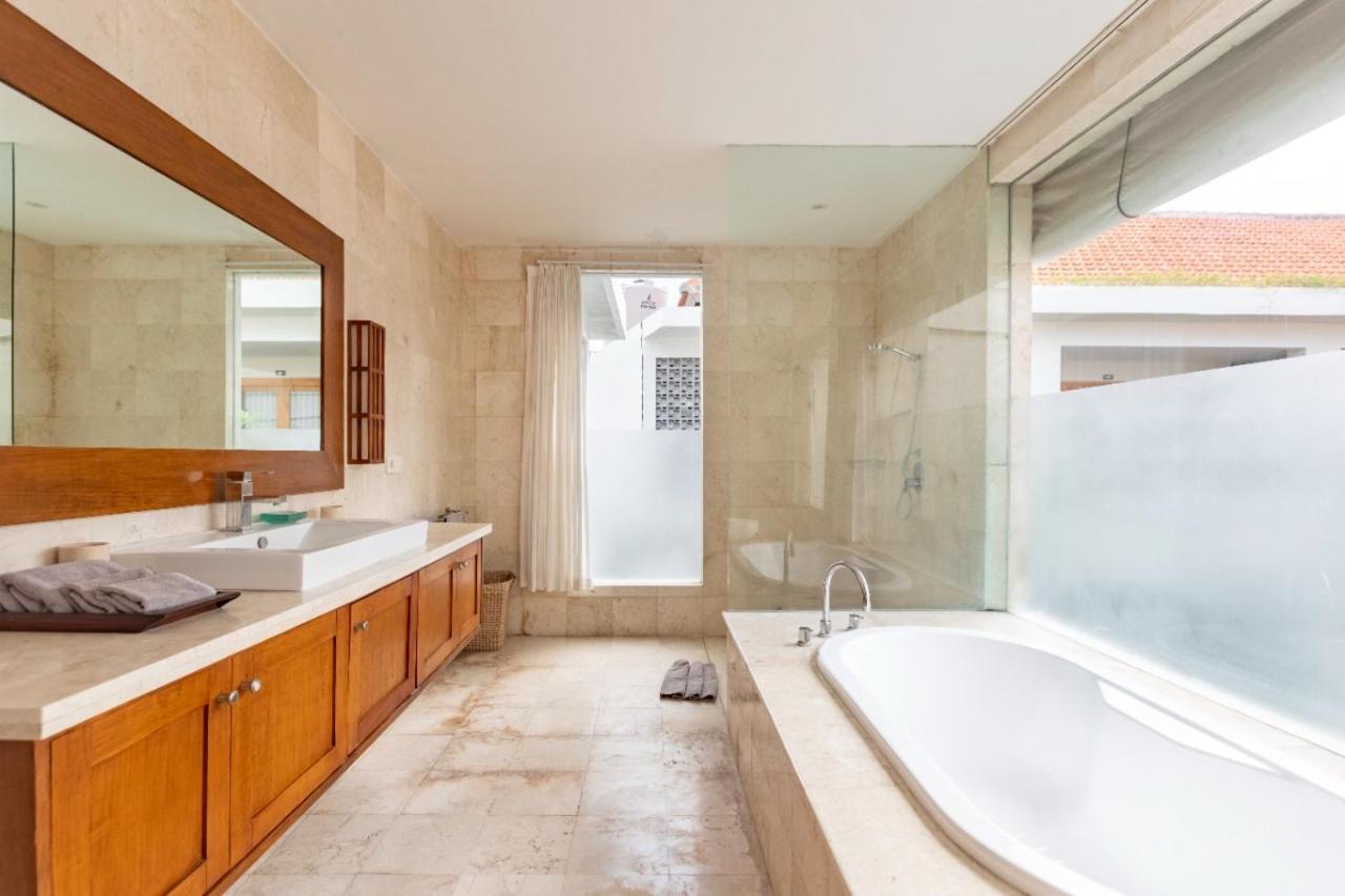 The Jovilla Canggu Exterior photo