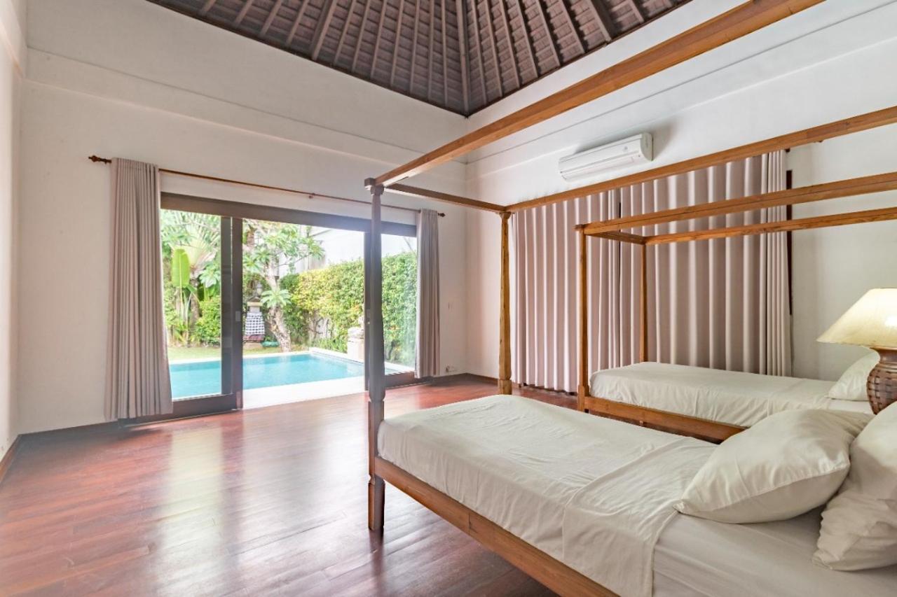 The Jovilla Canggu Exterior photo