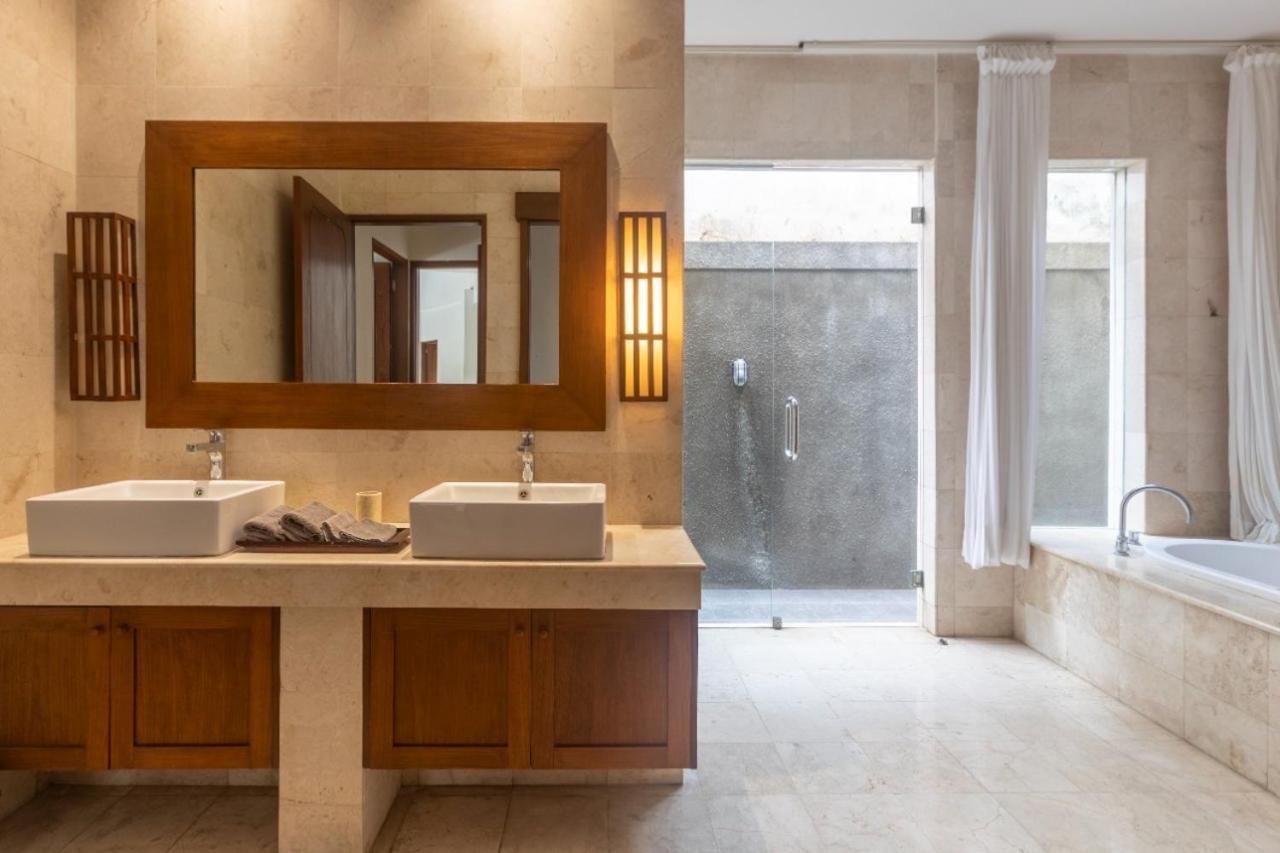 The Jovilla Canggu Exterior photo