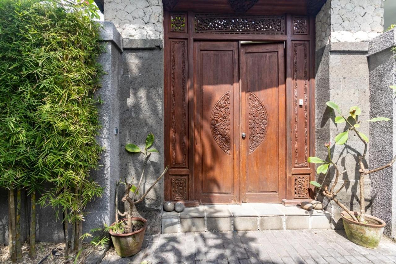 The Jovilla Canggu Exterior photo